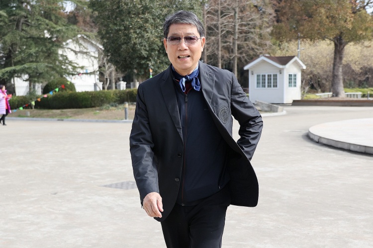 徐根宝表示有能力做足协主席，但担任领导还需考虑