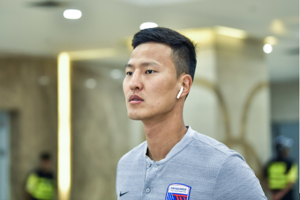 中后卫权敬源
